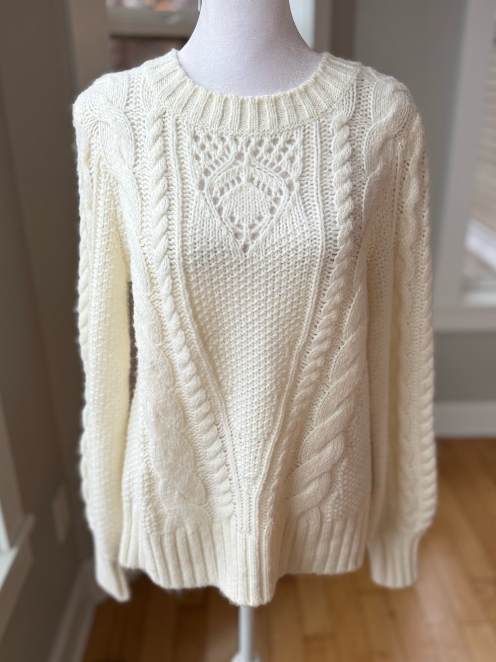 Talbots Ivory Cream Cable Knit Crewneck Sweater Sz Small